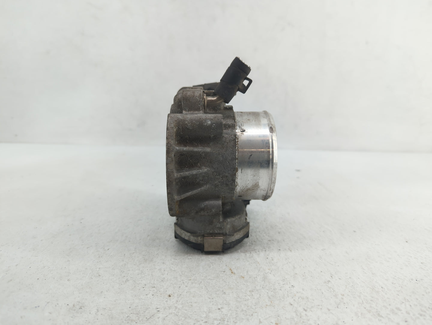 2011-2015 Kia Optima Throttle Body P/N:35100-2G700 Fits Fits 2011 2012 2013 2014 2015 2016 OEM Used Auto Parts - Oemusedauto