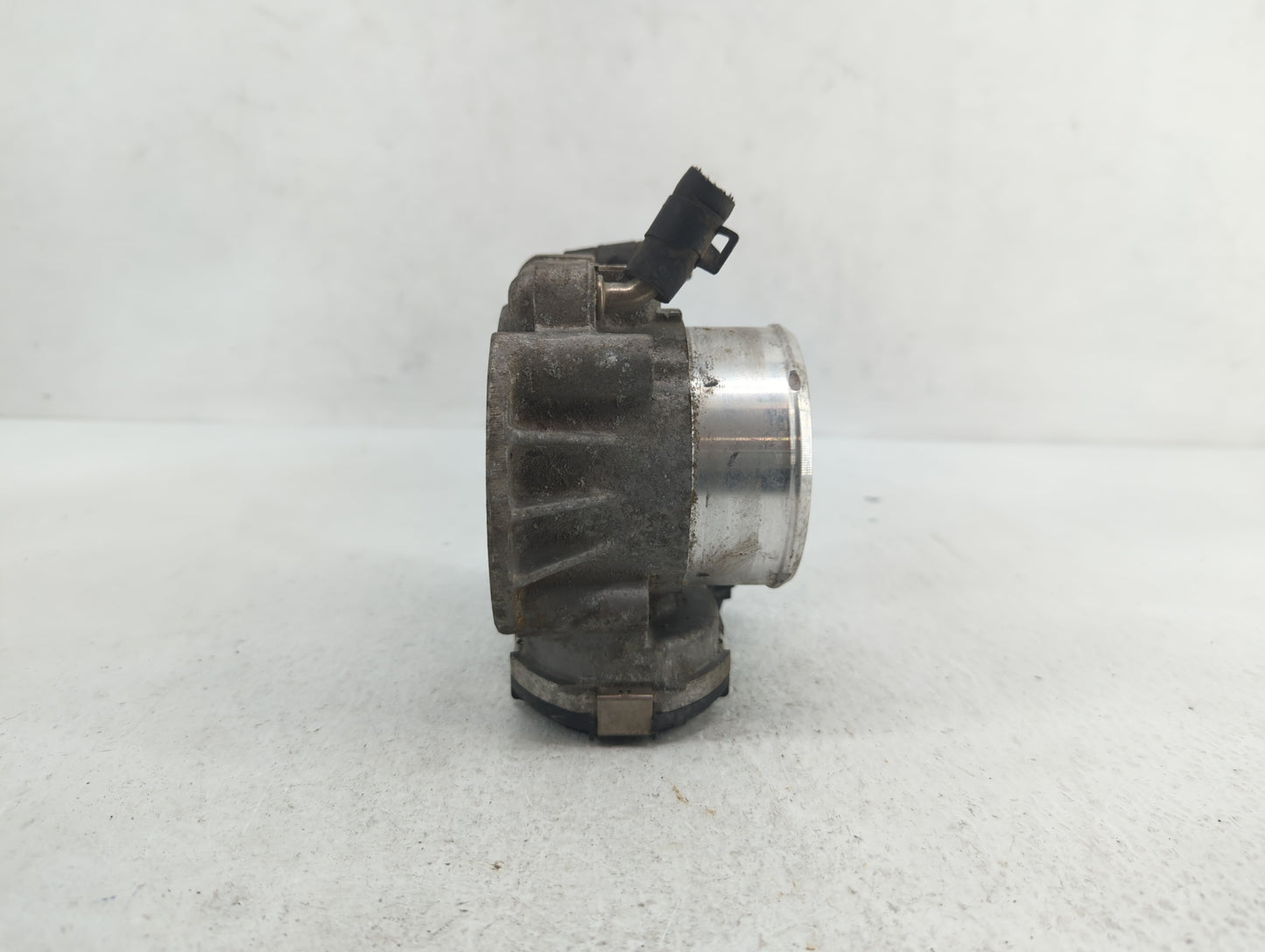2011-2015 Kia Optima Throttle Body P/N:35100-2G700 Fits Fits 2011 2012 2013 2014 2015 2016 OEM Used Auto Parts - Oemusedauto