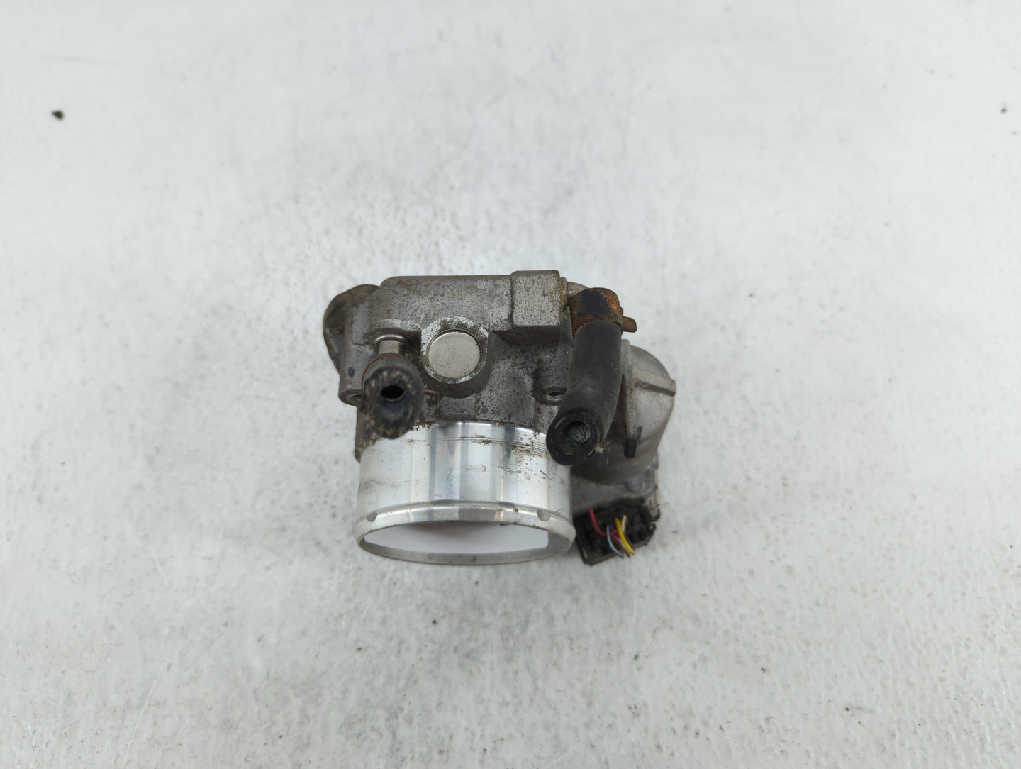 2011-2015 Kia Optima Throttle Body P/N:35100-2G700 Fits Fits 2011 2012 2013 2014 2015 2016 OEM Used Auto Parts - Oemusedauto