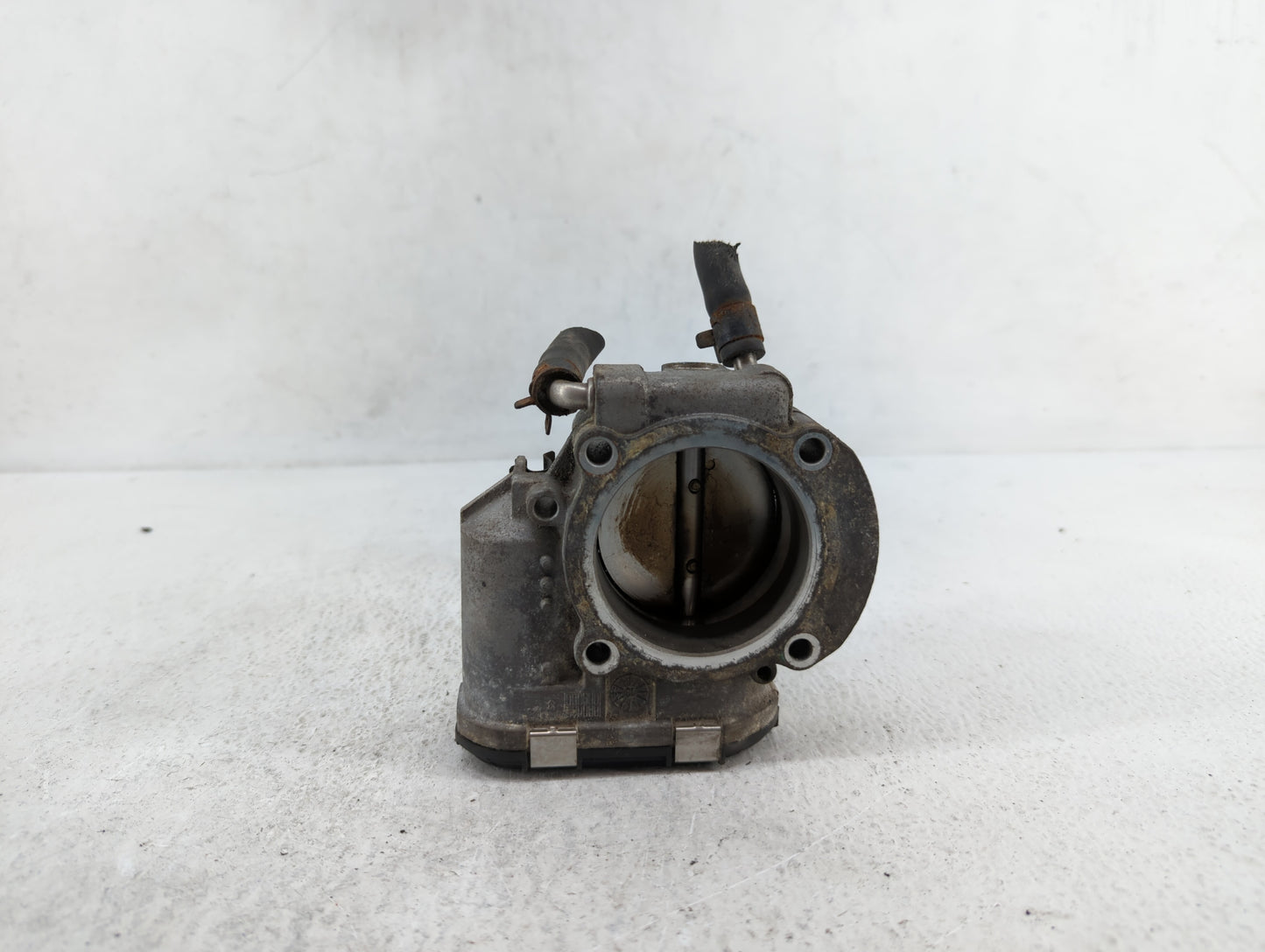 2011-2015 Kia Optima Throttle Body P/N:35100-2G700 Fits Fits 2011 2012 2013 2014 2015 2016 OEM Used Auto Parts - Oemusedauto