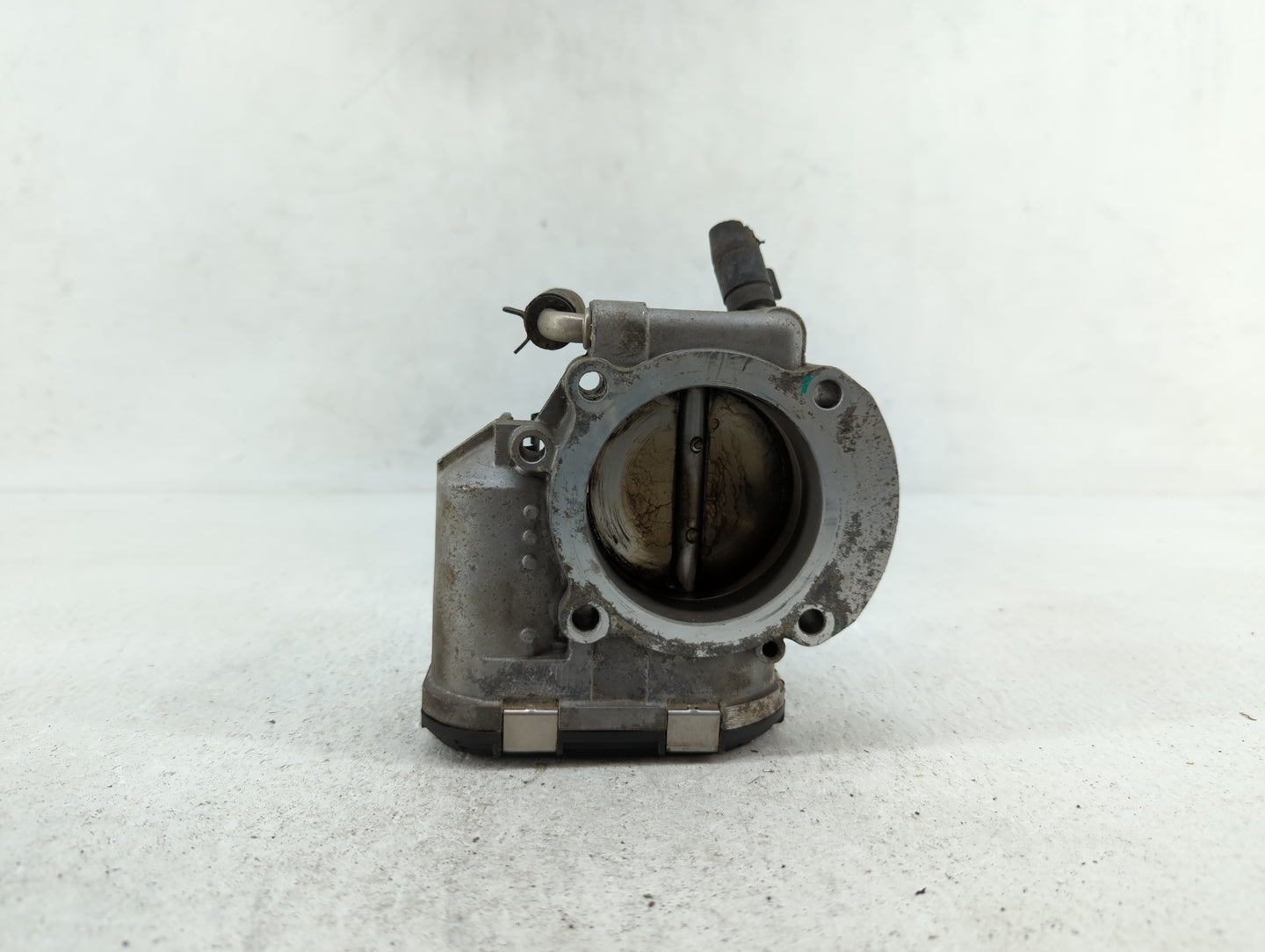 2011-2015 Kia Optima Throttle Body P/N:35100-2G700 Fits Fits 2011 2012 2013 2014 2015 2016 OEM Used Auto Parts - Oemusedauto