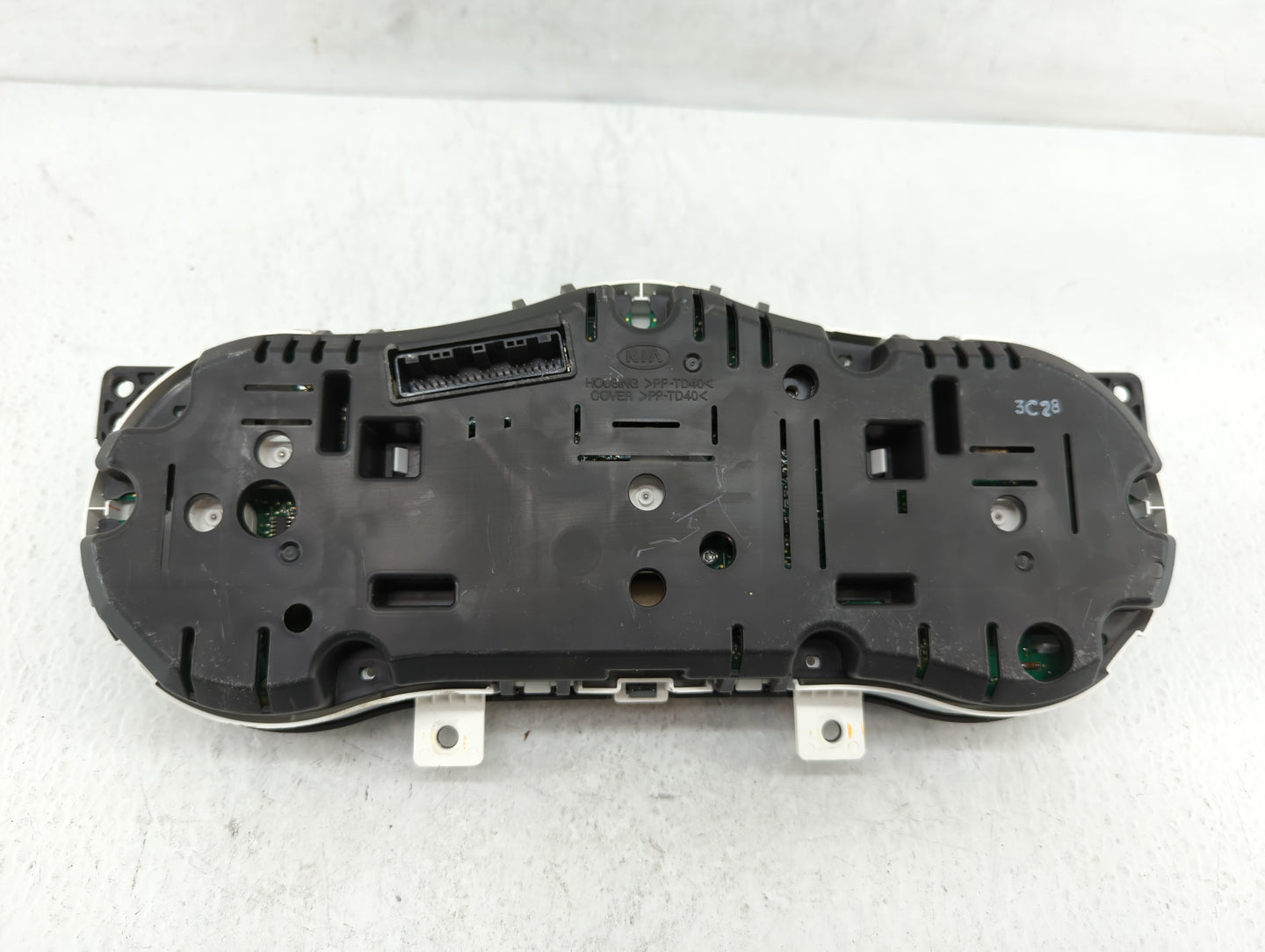 2012-2013 Kia Optima Instrument Cluster Speedometer Gauges P/N:94001-2T323 94001-2T322 Fits Fits 2012 2013 OEM Used Auto Par