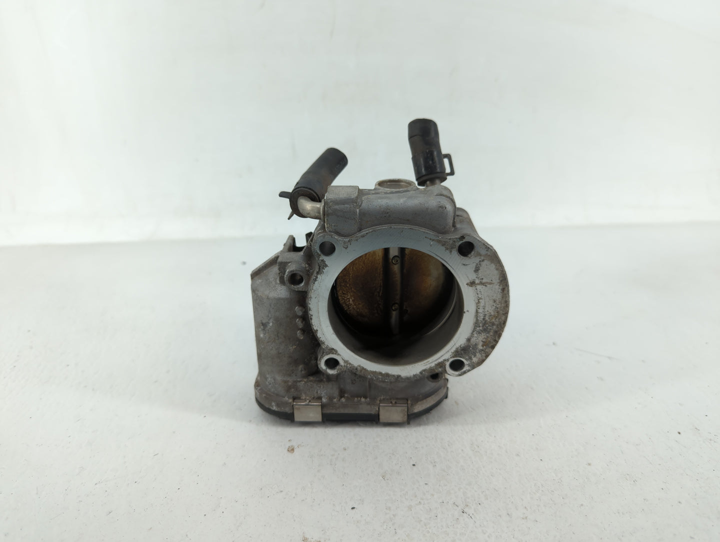 2011-2015 Kia Optima Throttle Body P/N:35100-2G700 Fits Fits 2011 2012 2013 2014 2015 2016 OEM Used Auto Parts - Oemusedauto