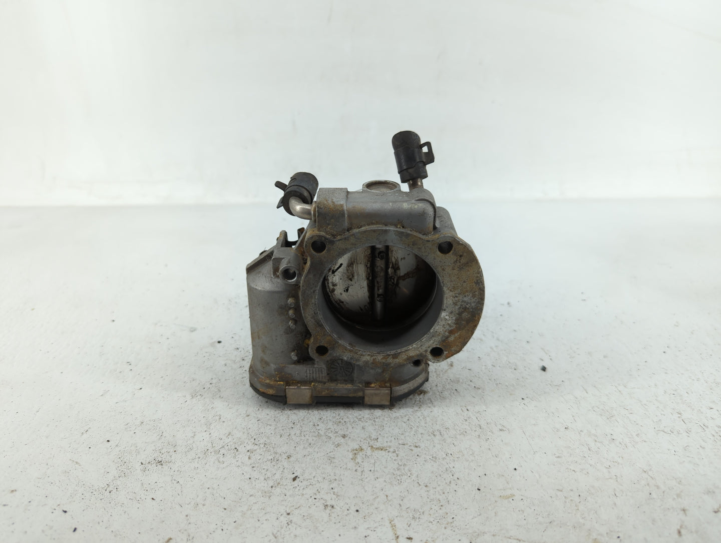 2011-2015 Kia Optima Throttle Body P/N:35100-2G700 Fits Fits 2011 2012 2013 2014 2015 2016 OEM Used Auto Parts - Oemusedauto