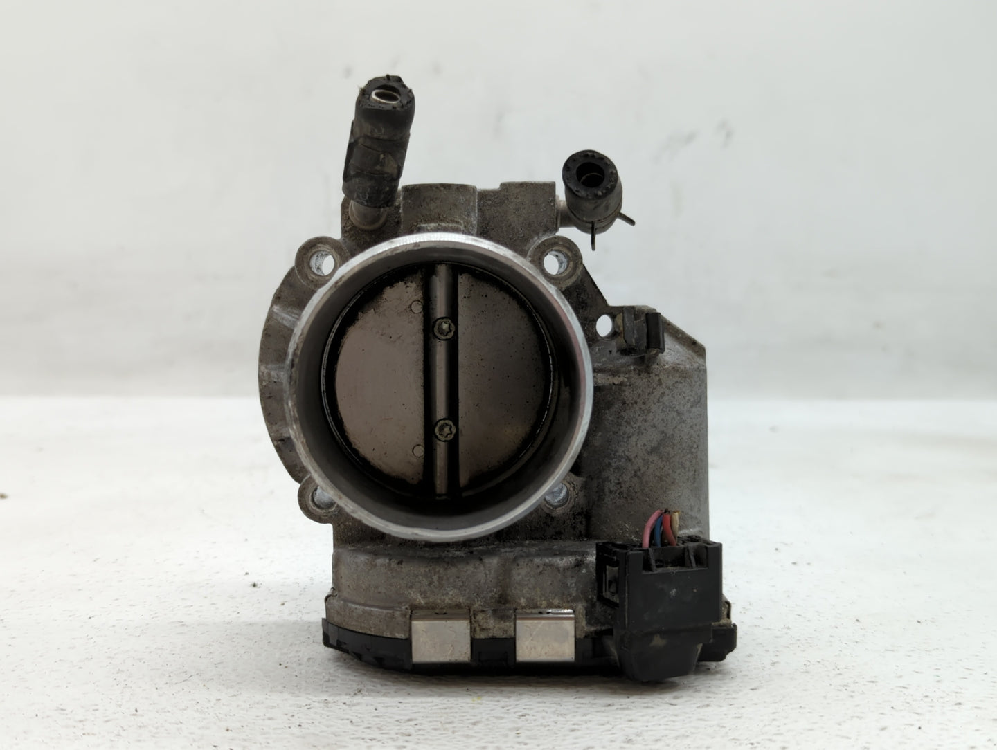 2011-2015 Kia Optima Throttle Body P/N:35100-2G700 Fits Fits 2011 2012 2013 2014 2015 2016 OEM Used Auto Parts - Oemusedauto