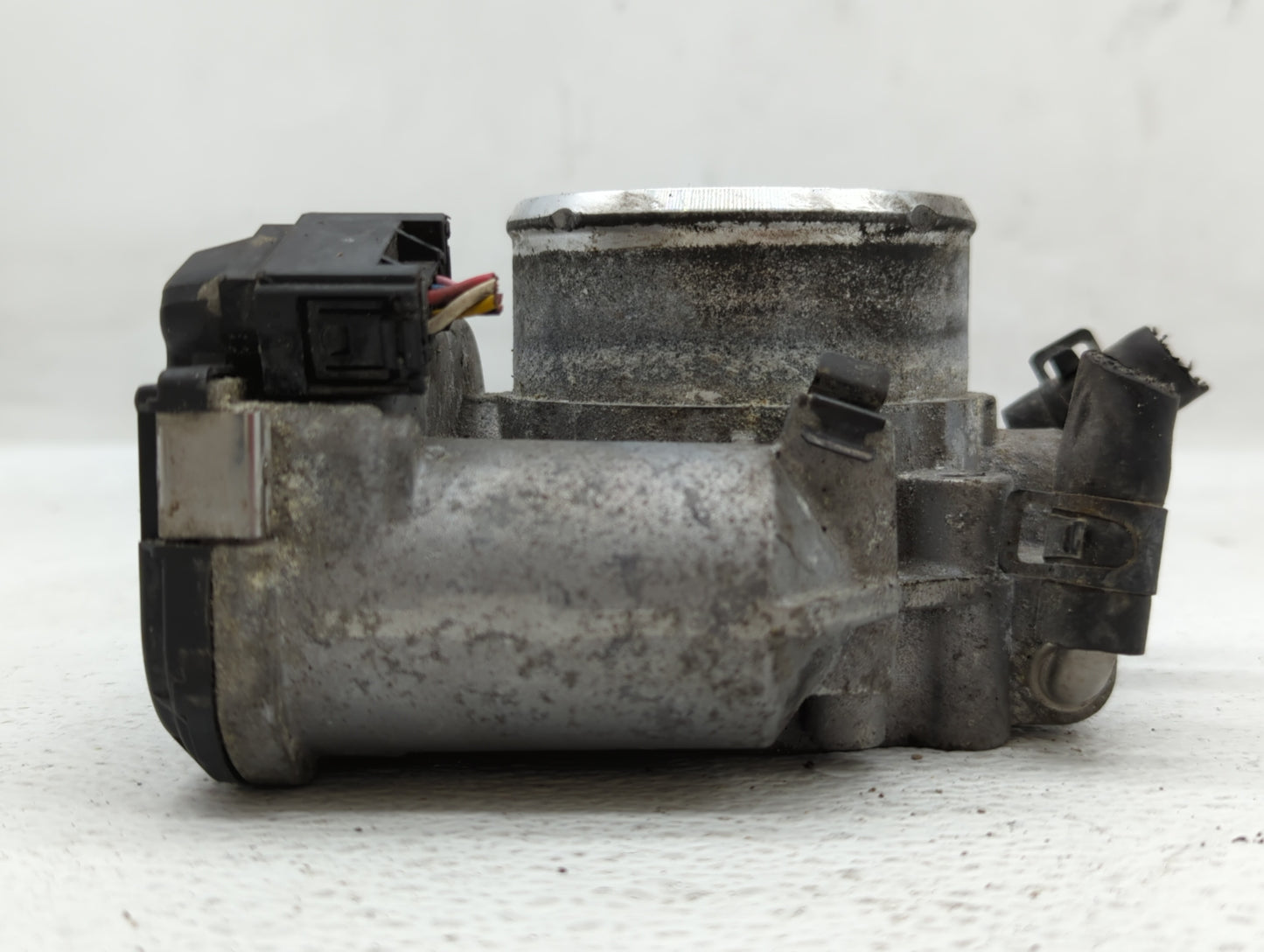 2011-2015 Kia Optima Throttle Body P/N:35100-2G700 Fits Fits 2011 2012 2013 2014 2015 2016 OEM Used Auto Parts - Oemusedauto