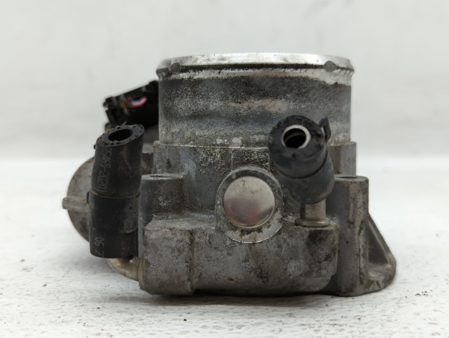 2011-2015 Kia Optima Throttle Body P/N:35100-2G700 Fits Fits 2011 2012 2013 2014 2015 2016 OEM Used Auto Parts - Oemusedauto