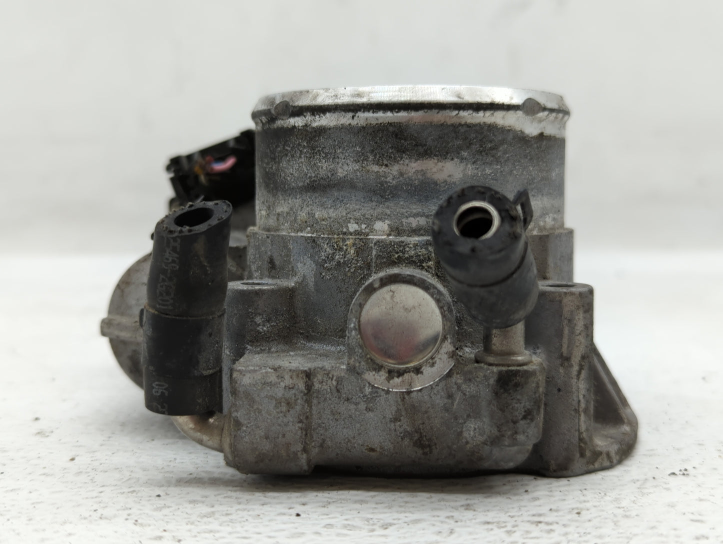 2011-2015 Kia Optima Throttle Body P/N:35100-2G700 Fits Fits 2011 2012 2013 2014 2015 2016 OEM Used Auto Parts - Oemusedauto