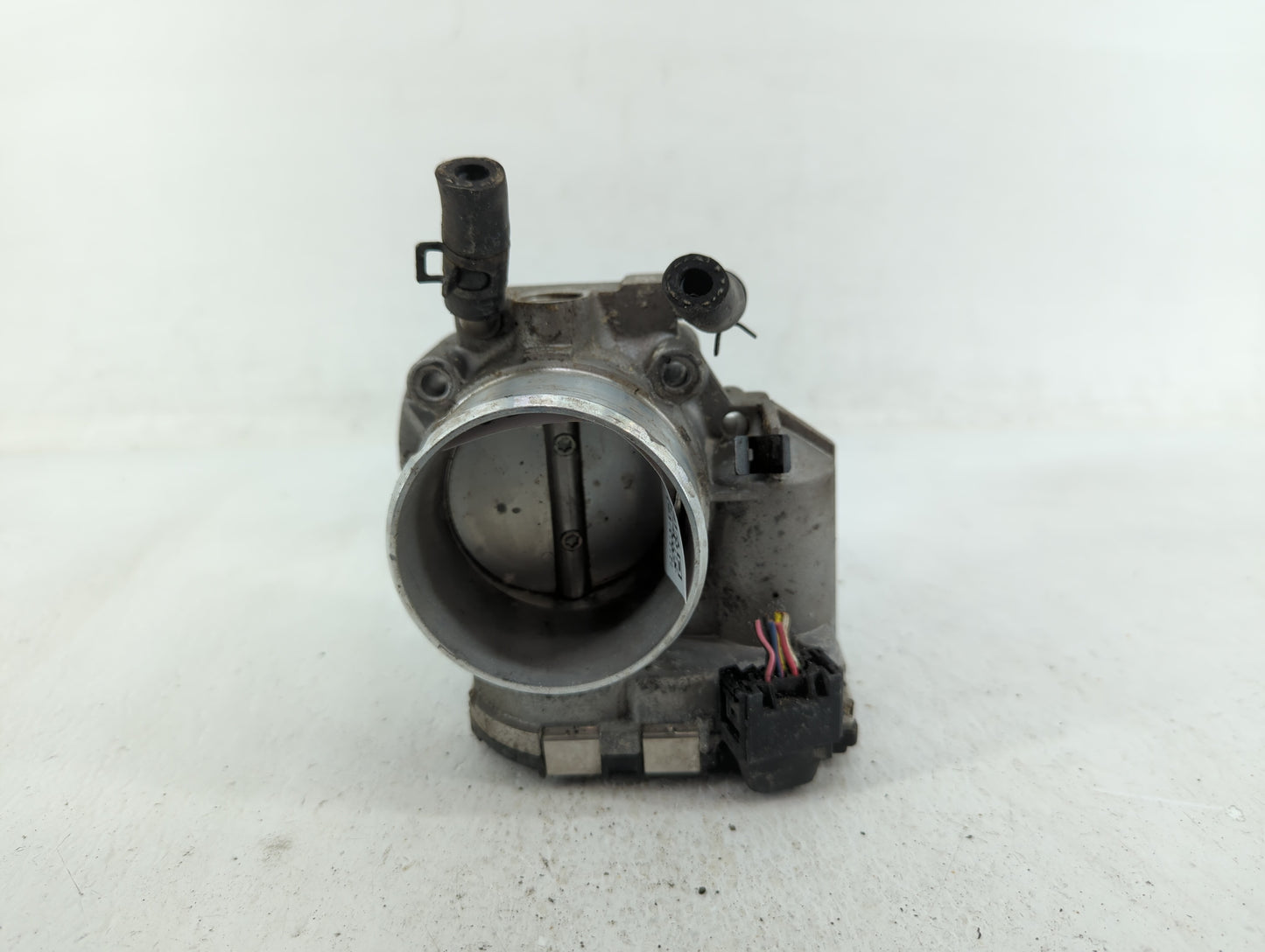 2011-2015 Kia Optima Throttle Body P/N:35100-2G700 Fits Fits 2011 2012 2013 2014 2015 2016 OEM Used Auto Parts - Oemusedauto
