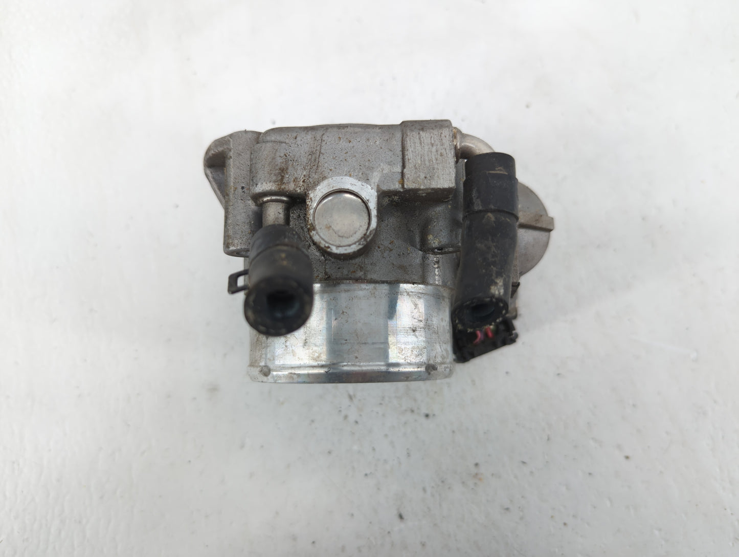 2011-2015 Kia Optima Throttle Body P/N:35100-2G700 Fits Fits 2011 2012 2013 2014 2015 2016 OEM Used Auto Parts - Oemusedauto