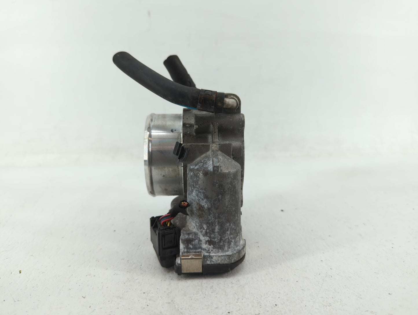 2011-2015 Kia Optima Throttle Body P/N:35100-2G700 Fits Fits 2011 2012 2013 2014 2015 2016 OEM Used Auto Parts - Oemusedauto
