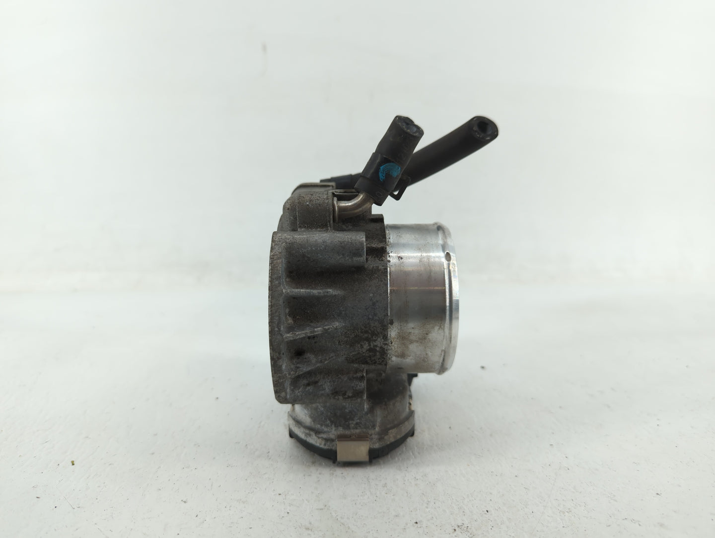 2011-2015 Kia Optima Throttle Body P/N:35100-2G700 Fits Fits 2011 2012 2013 2014 2015 2016 OEM Used Auto Parts - Oemusedauto