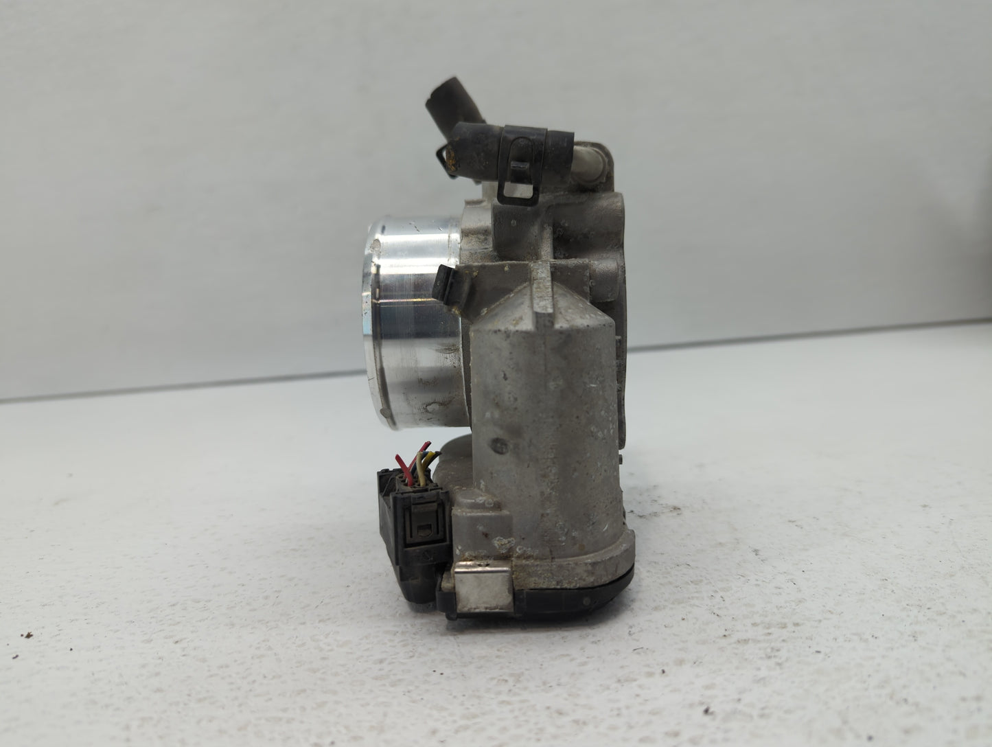 2011-2015 Kia Optima Throttle Body P/N:35100-2G700 Fits Fits 2011 2012 2013 2014 2015 2016 OEM Used Auto Parts - Oemusedauto