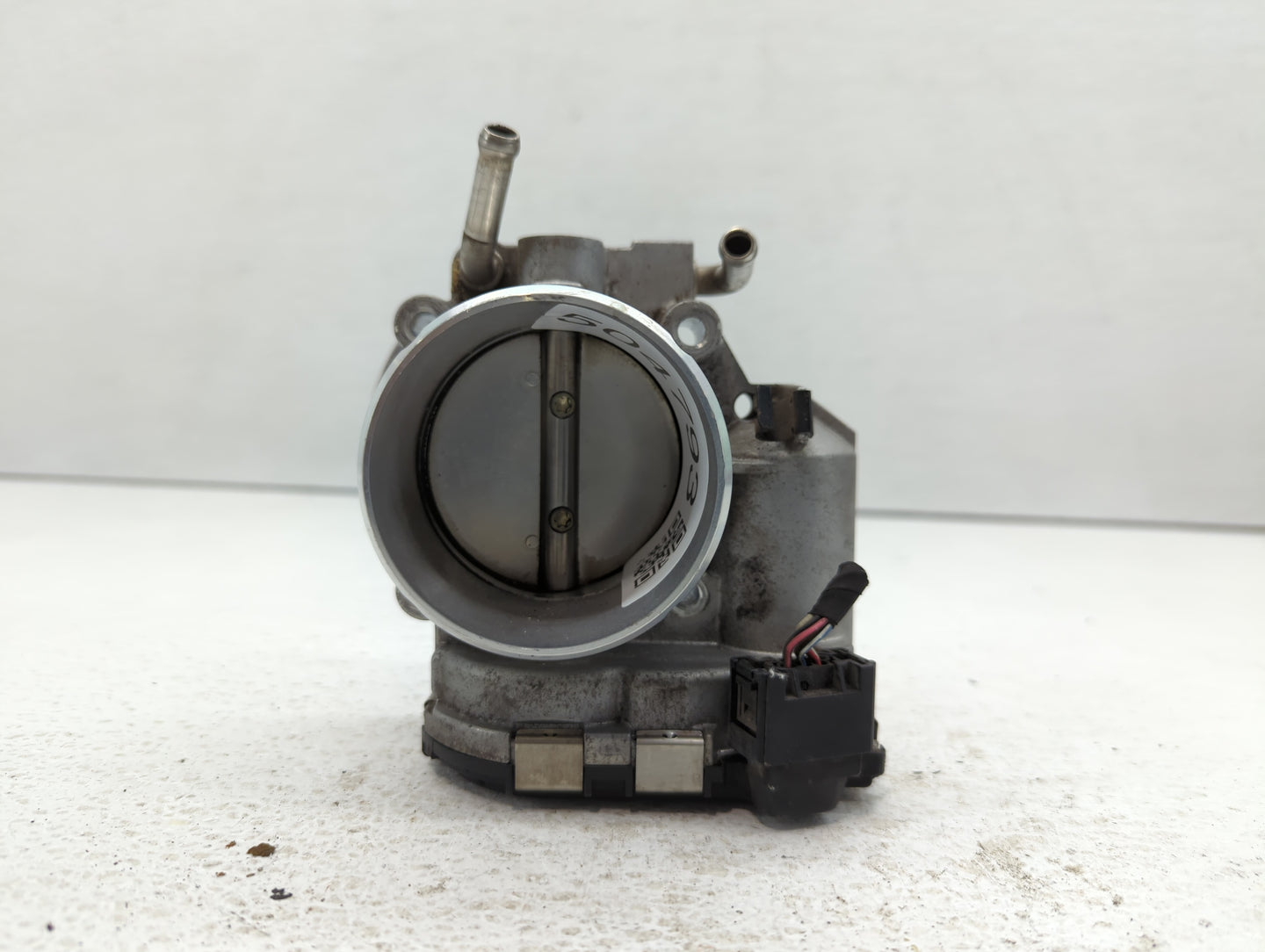 2011-2015 Kia Optima Throttle Body P/N:35100-2G700 Fits Fits 2011 2012 2013 2014 2015 2016 OEM Used Auto Parts - Oemusedauto