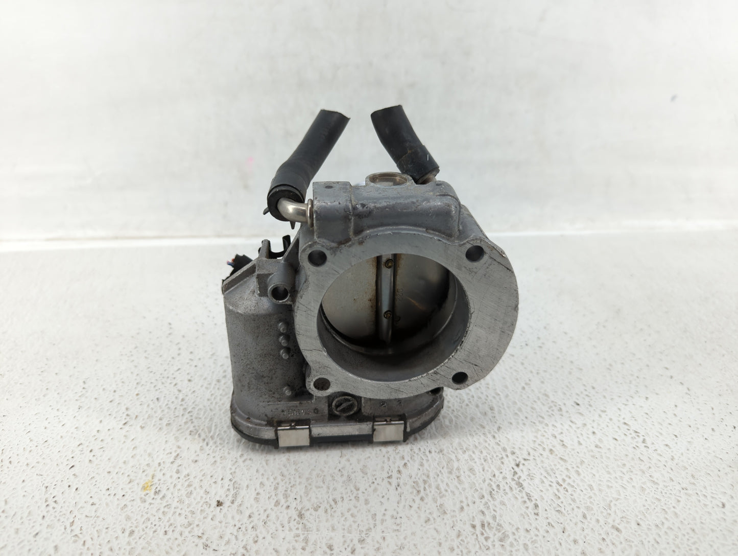 2011-2015 Kia Optima Throttle Body P/N:35100-2G700 Fits Fits 2011 2012 2013 2014 2015 2016 OEM Used Auto Parts - Oemusedauto