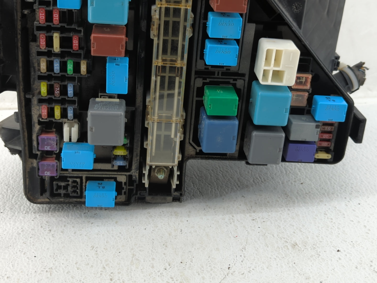 2011-2013 Kia Optima Fusebox Fuse Box Panel Relay Module P/N:912004C071QC Fits Fits 2011 2012 2013 OEM Used Auto Parts - Oem