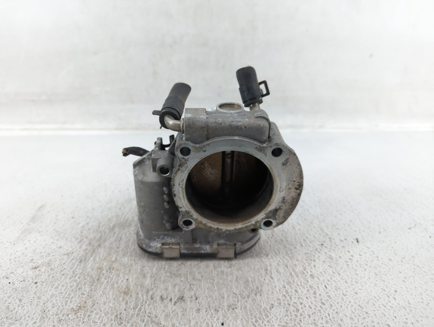 2011-2015 Kia Optima Throttle Body P/N:35100-2G700 Fits Fits 2011 2012 2013 2014 2015 2016 OEM Used Auto Parts - Oemusedauto
