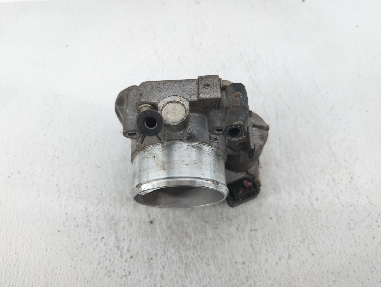 2011-2015 Kia Optima Throttle Body P/N:35100-2G700 Fits Fits 2011 2012 2013 2014 2015 2016 OEM Used Auto Parts - Oemusedauto