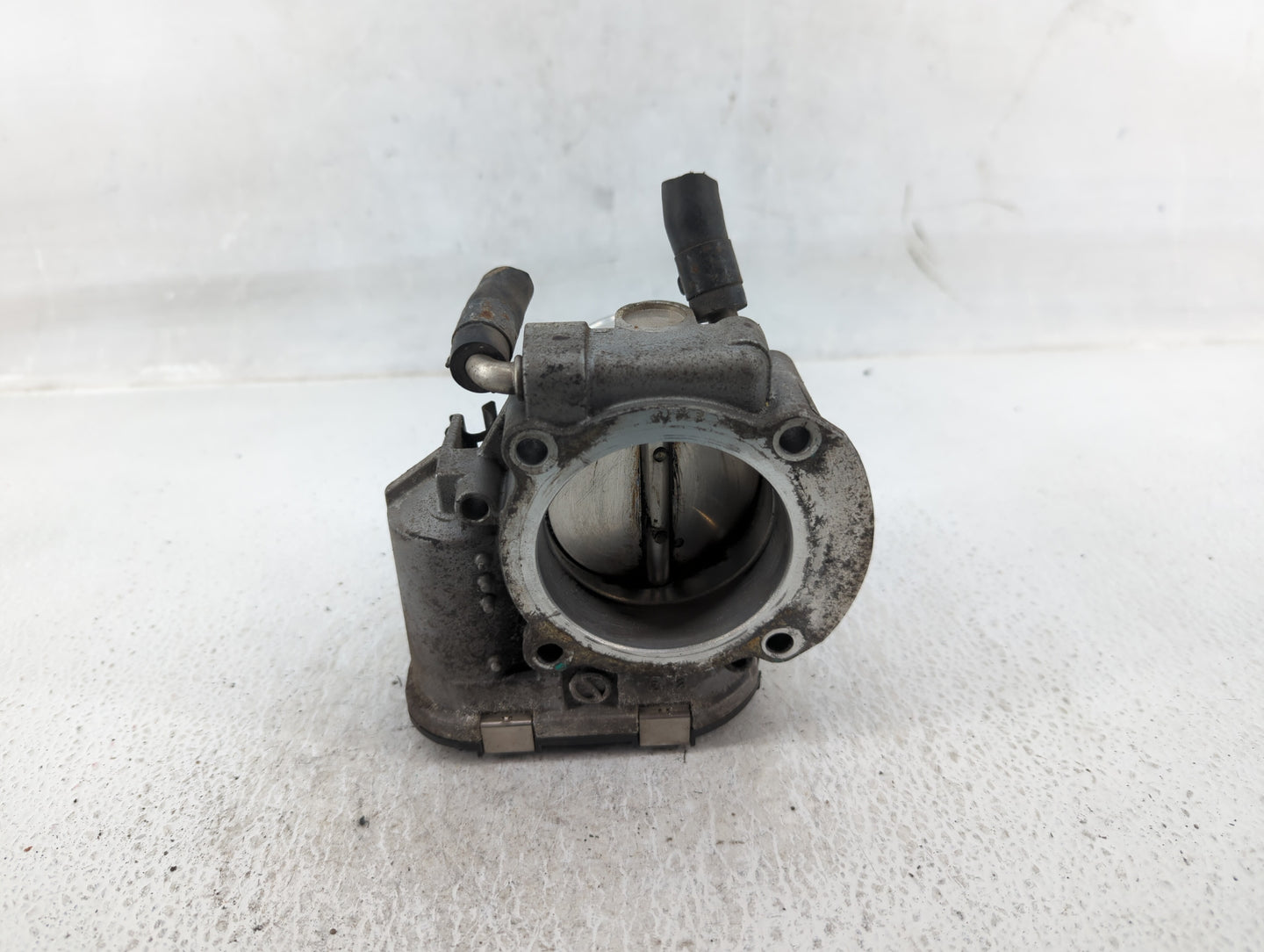 2011-2015 Kia Optima Throttle Body P/N:35100-2G700 Fits Fits 2011 2012 2013 2014 2015 2016 OEM Used Auto Parts - Oemusedauto