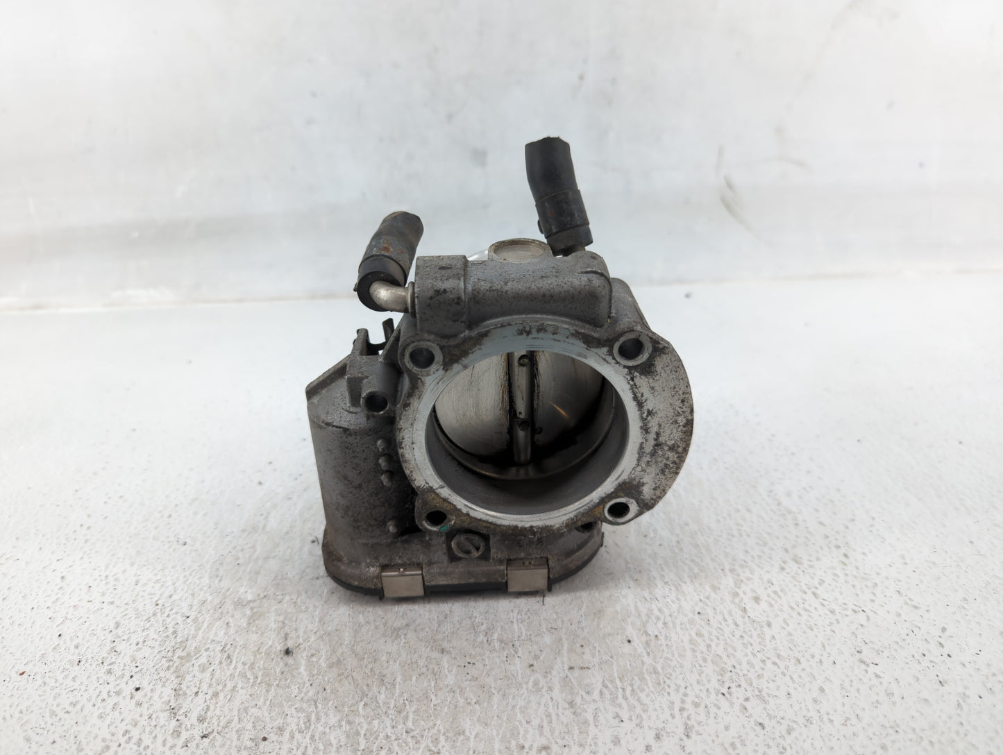2011-2015 Kia Optima Throttle Body P/N:35100-2G700 Fits Fits 2011 2012 2013 2014 2015 2016 OEM Used Auto Parts - Oemusedauto