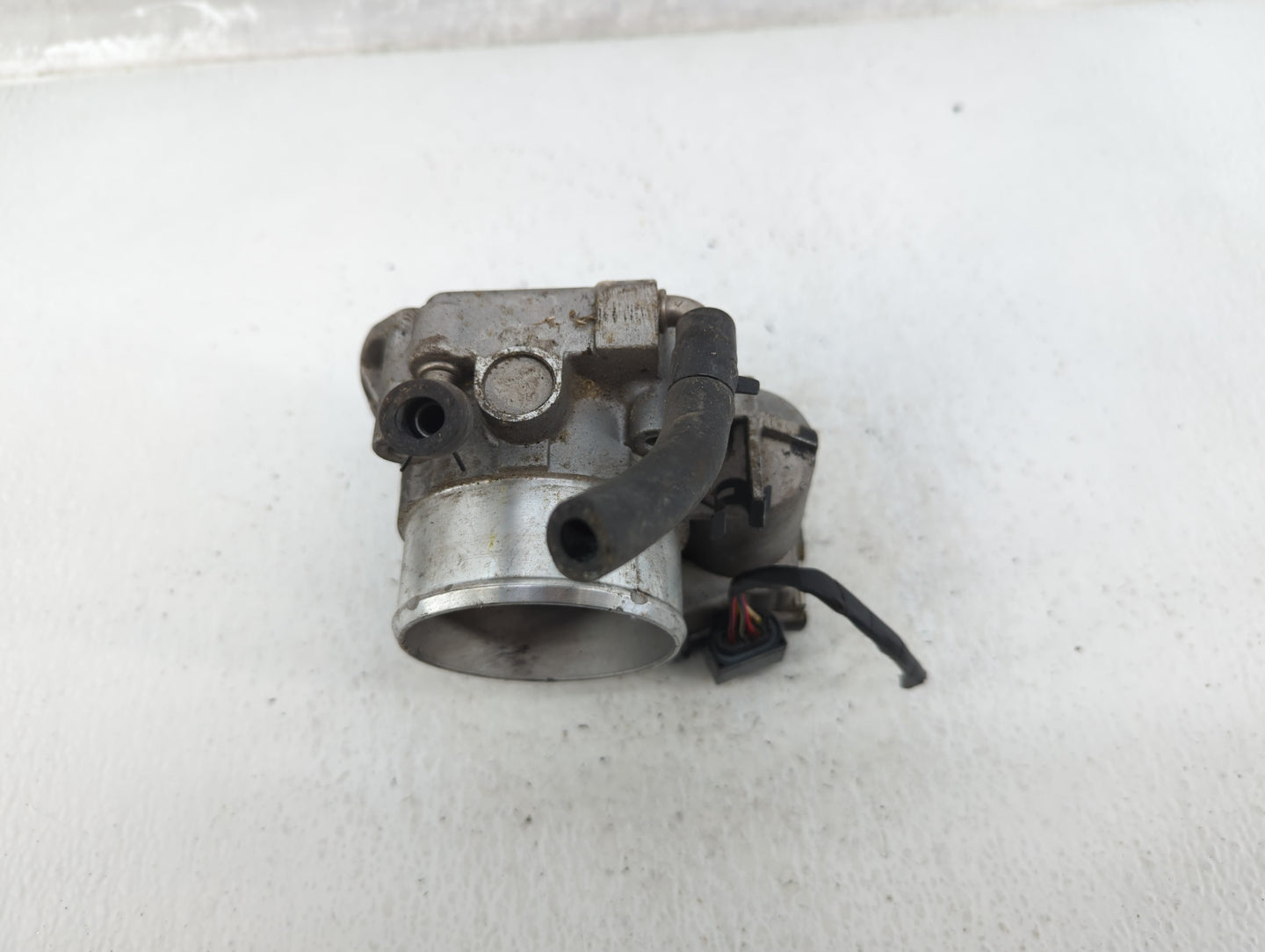 2011-2015 Kia Optima Throttle Body P/N:35100-2G700 Fits Fits 2011 2012 2013 2014 2015 2016 OEM Used Auto Parts - Oemusedauto