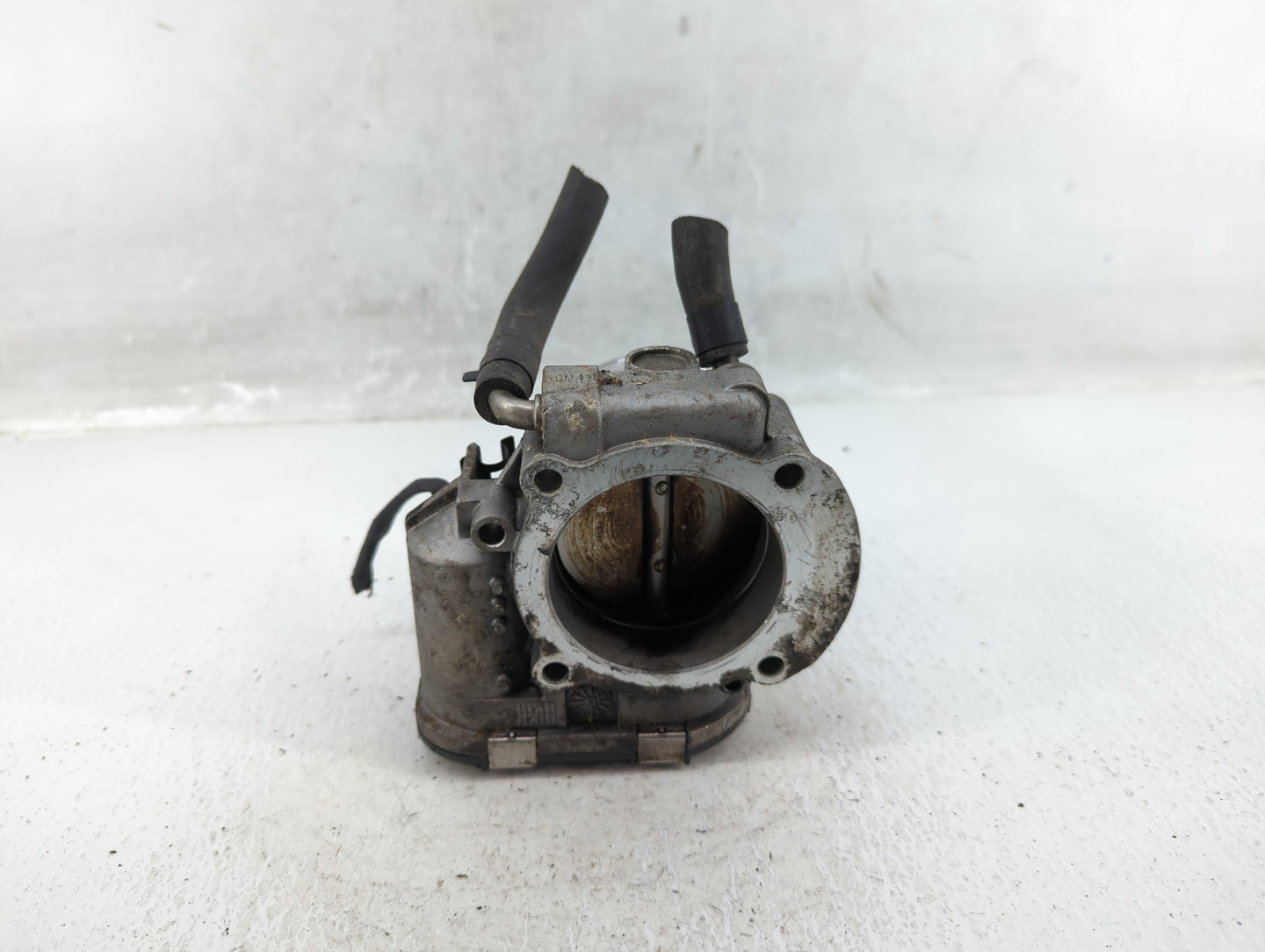 2011-2015 Kia Optima Throttle Body P/N:35100-2G700 Fits Fits 2011 2012 2013 2014 2015 2016 OEM Used Auto Parts - Oemusedauto