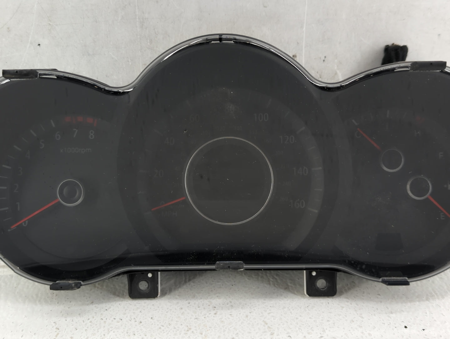 2012-2013 Kia Optima Instrument Cluster Speedometer Gauges P/N:94001-2T322 Fits Fits 2012 2013 OEM Used Auto Parts - Oemused