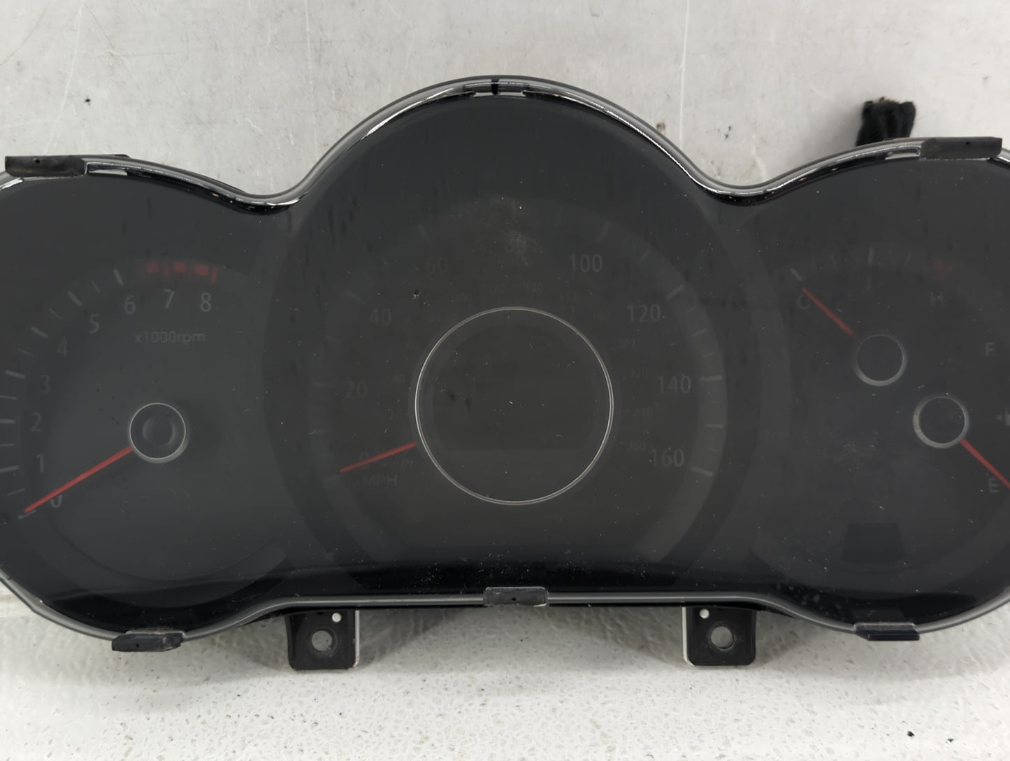 2012-2013 Kia Optima Instrument Cluster Speedometer Gauges P/N:94001-2T322 Fits Fits 2012 2013 OEM Used Auto Parts - Oemused