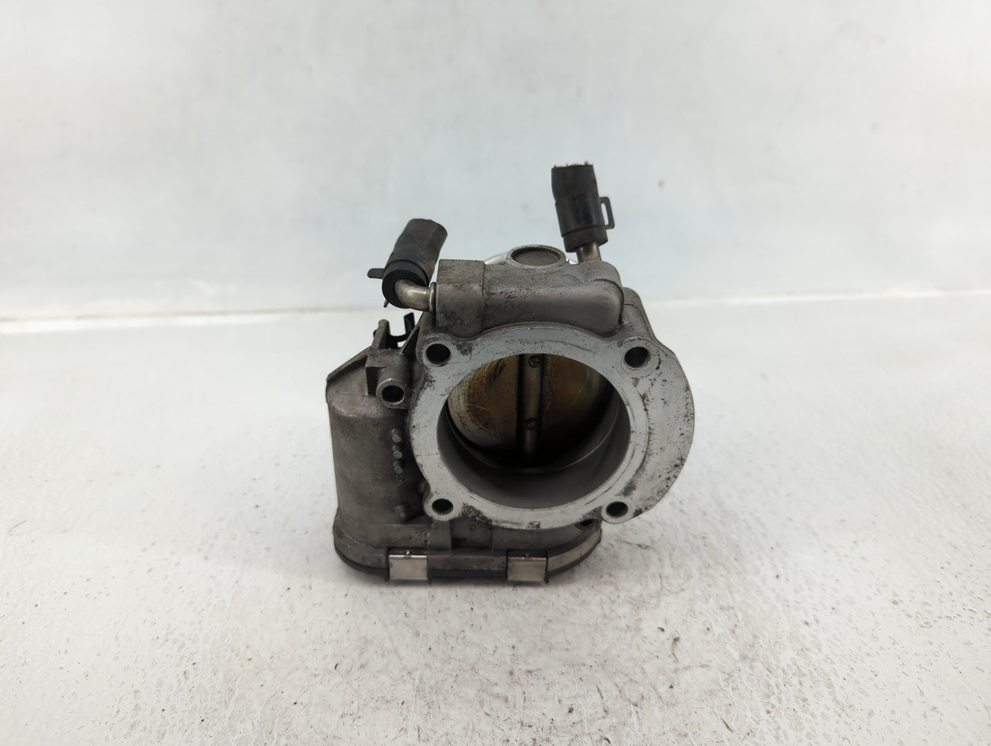 2011-2015 Kia Optima Throttle Body P/N:35100-2G700 Fits Fits 2011 2012 2013 2014 2015 2016 OEM Used Auto Parts - Oemusedauto