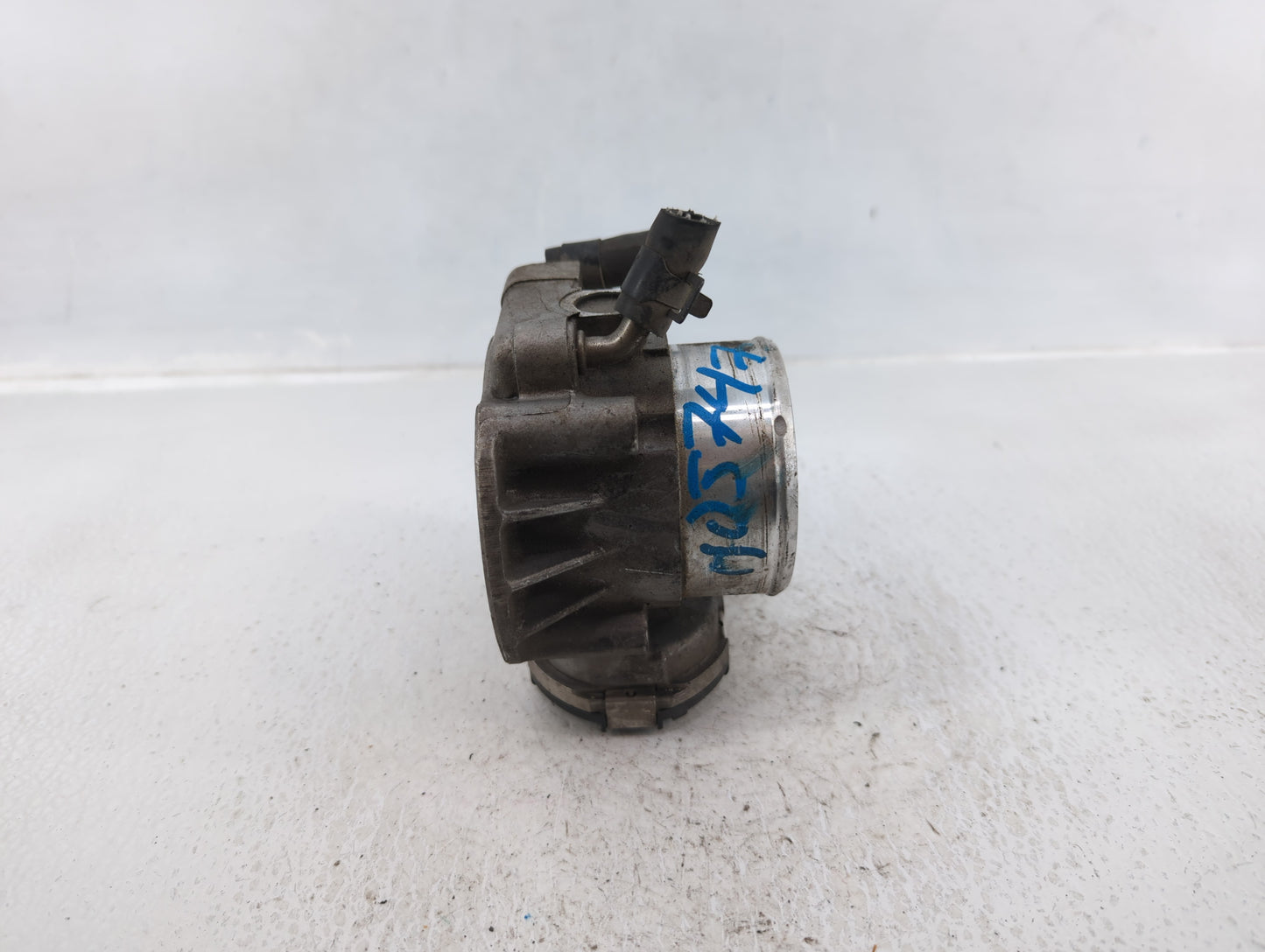 2011-2015 Kia Optima Throttle Body P/N:35100-2G700 Fits Fits 2011 2012 2013 2014 2015 2016 OEM Used Auto Parts - Oemusedauto