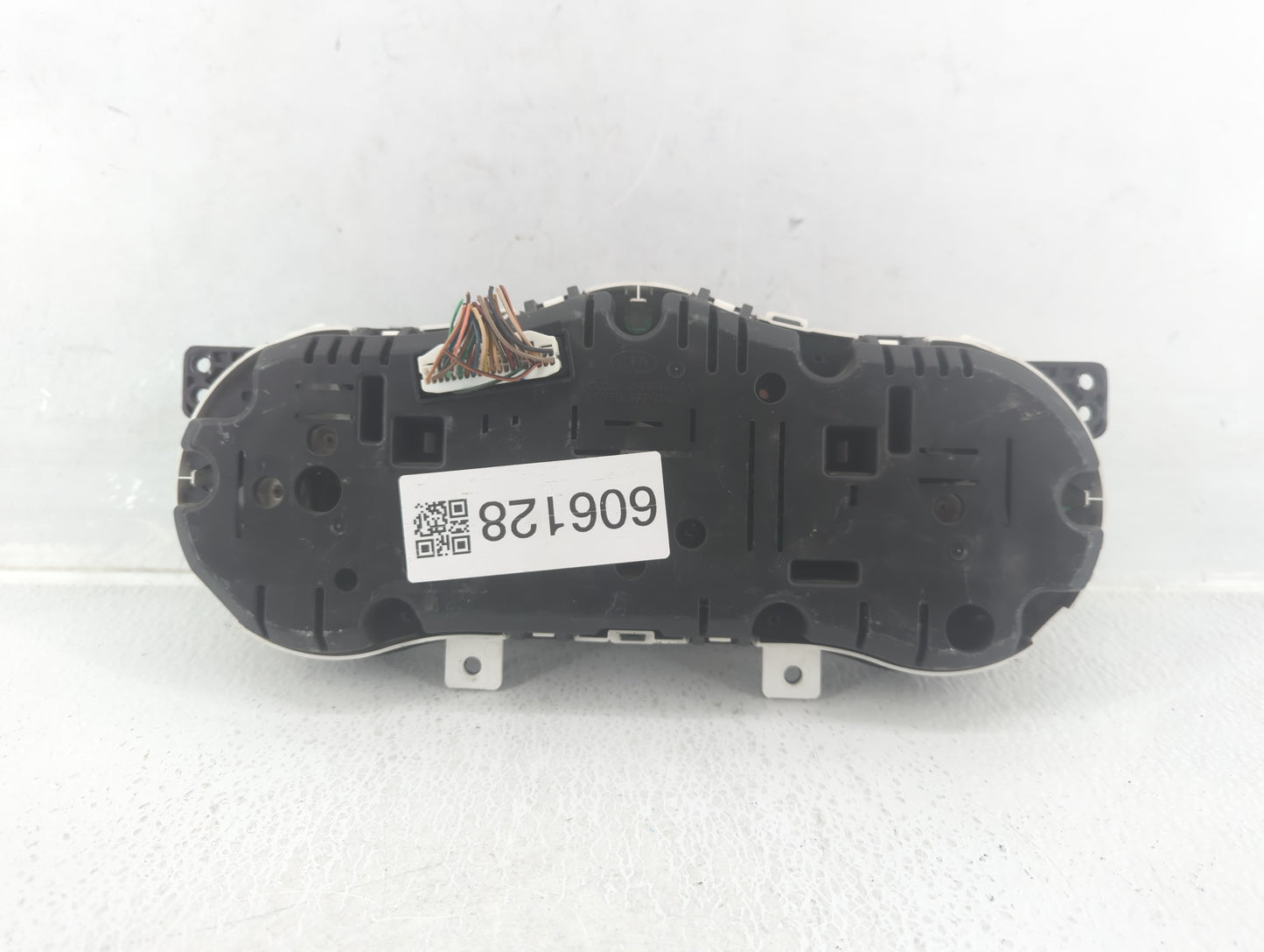 2012-2013 Kia Optima Instrument Cluster Speedometer Gauges P/N:94001-2T322 Fits Fits 2012 2013 OEM Used Auto Parts - Oemused