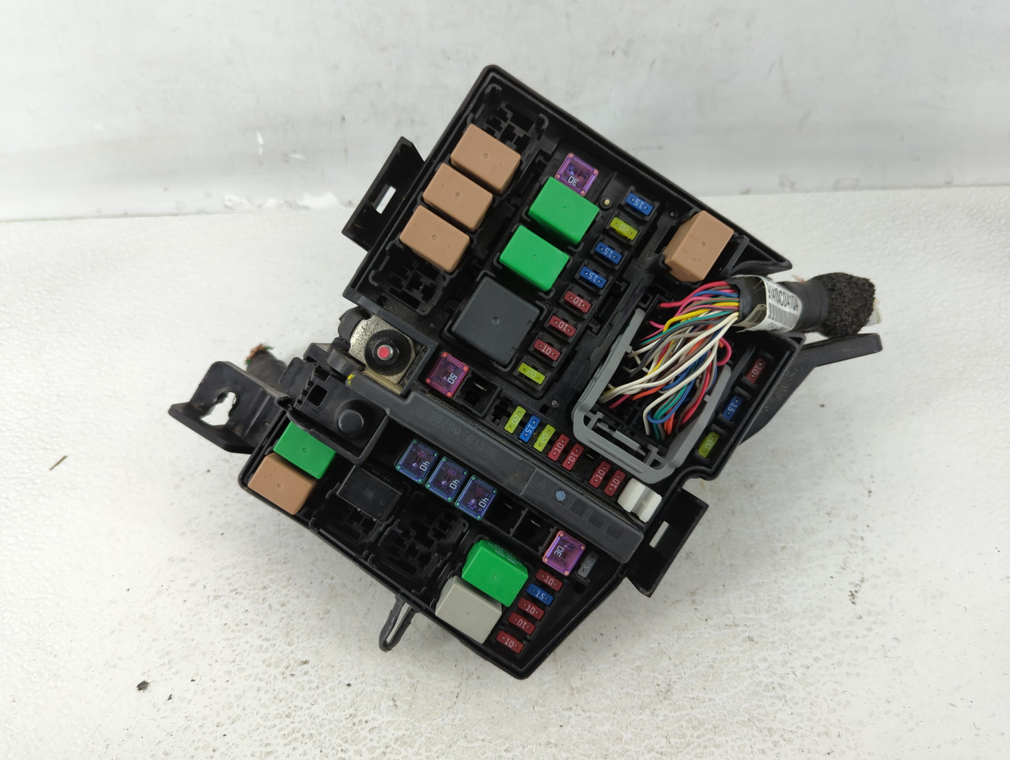 2011-2013 Kia Optima Fusebox Fuse Box Panel Relay Module P/N:91950-2T860 Fits Fits 2011 2012 2013 OEM Used Auto Parts - Oemu