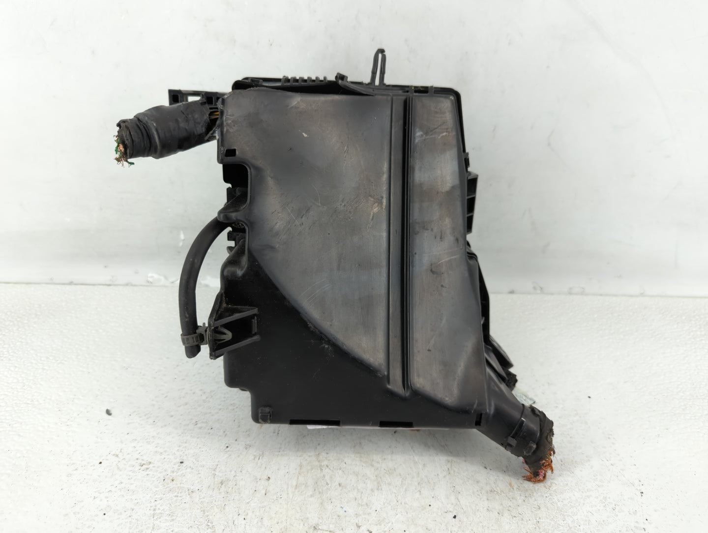 2011-2013 Kia Optima Fusebox Fuse Box Panel Relay Module P/N:91950-2T860 Fits Fits 2011 2012 2013 OEM Used Auto Parts - Oemu