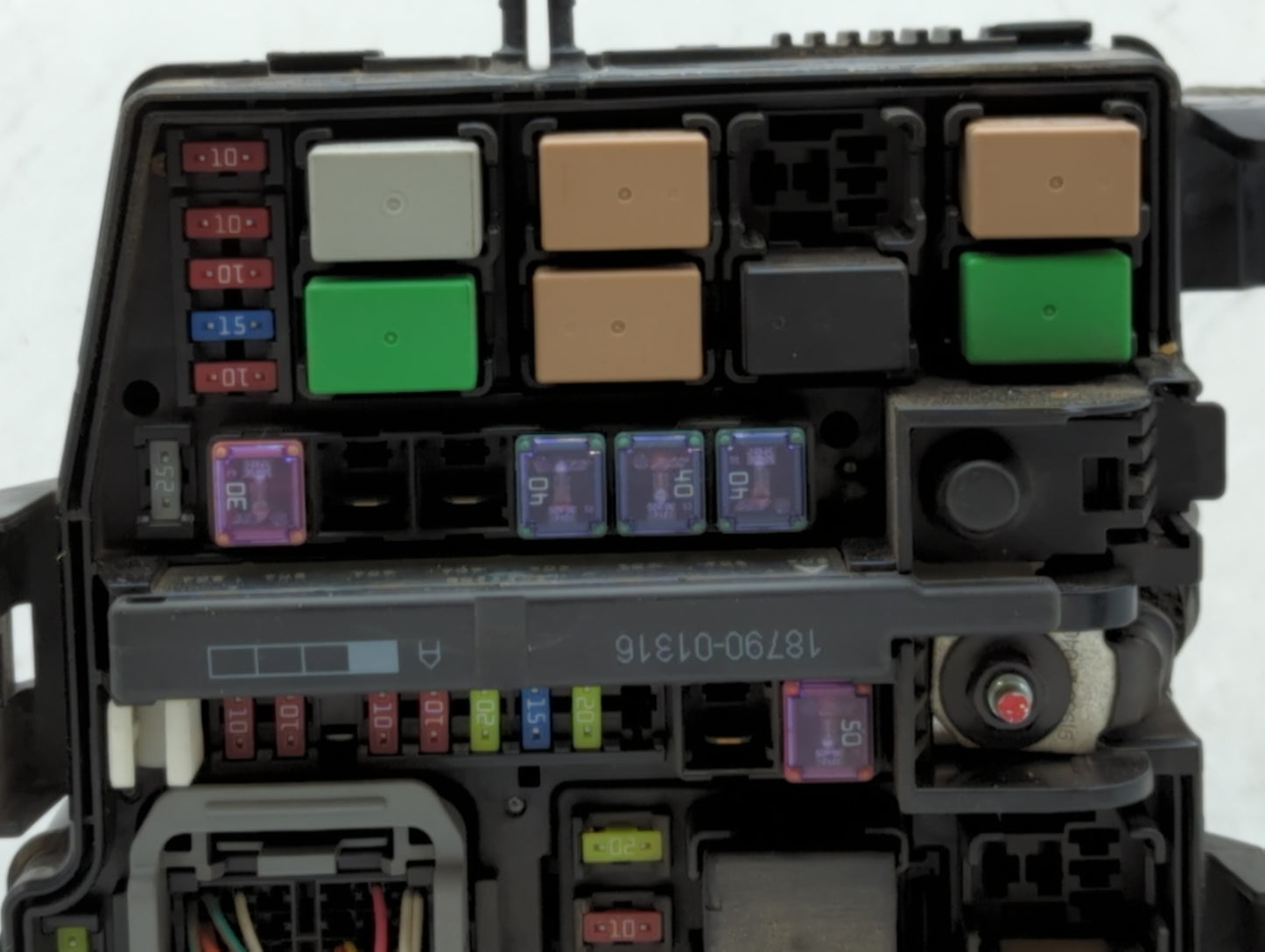 2011-2013 Kia Optima Fusebox Fuse Box Panel Relay Module P/N:VS912004C040QB Fits Fits 2011 2012 2013 OEM Used Auto Parts - O