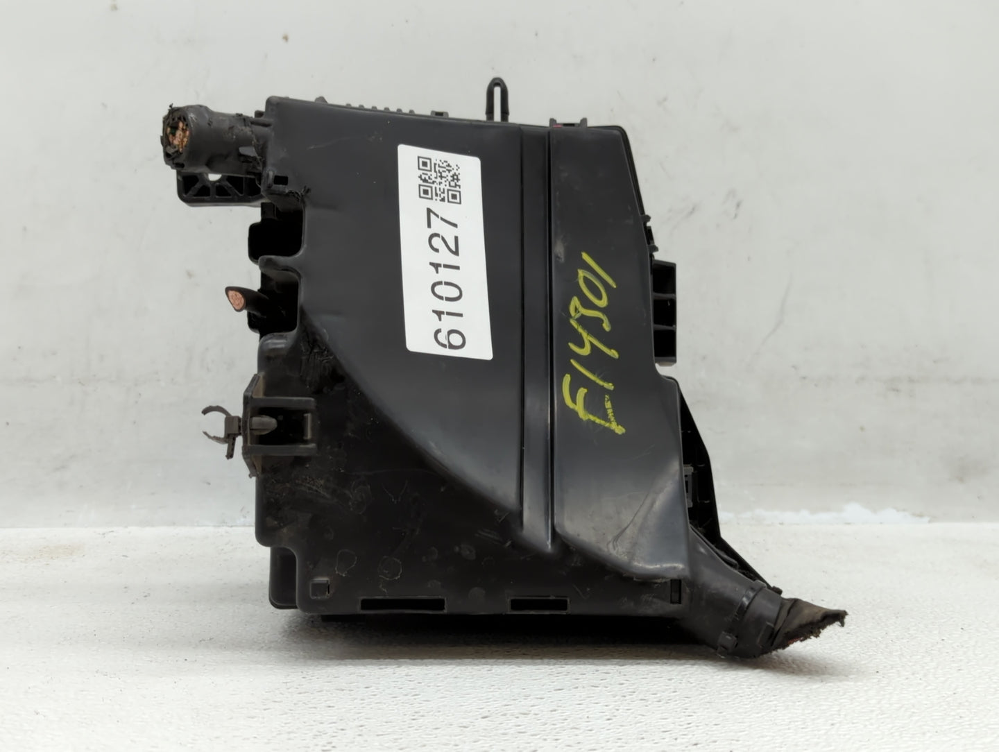 2011-2013 Kia Optima Fusebox Fuse Box Panel Relay Module P/N:VS912004C040QB Fits Fits 2011 2012 2013 OEM Used Auto Parts - O