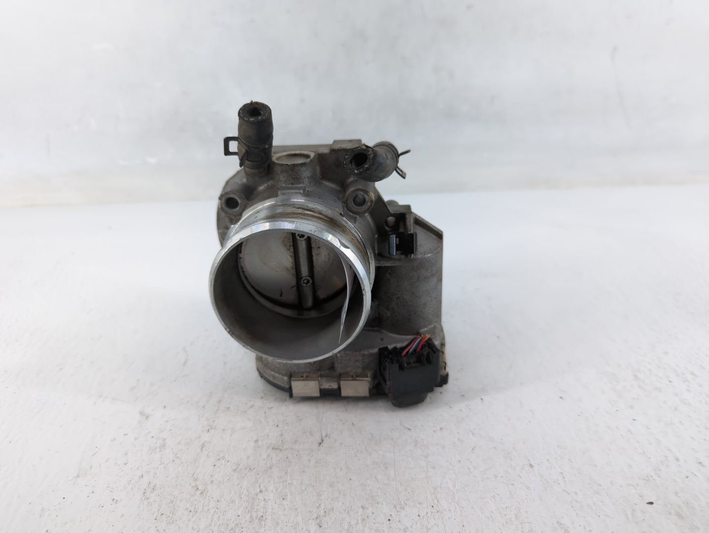 2011-2015 Kia Optima Throttle Body P/N:35100-2G700 Fits Fits 2011 2012 2013 2014 2015 2016 OEM Used Auto Parts - Oemusedauto