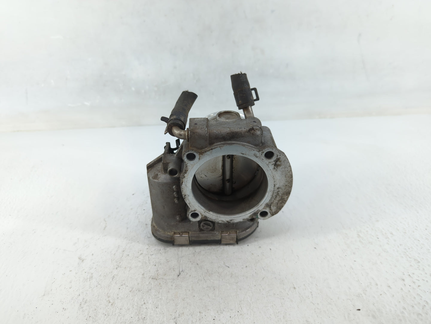2011-2015 Kia Optima Throttle Body P/N:35100-2G700 Fits Fits 2011 2012 2013 2014 2015 2016 OEM Used Auto Parts - Oemusedauto