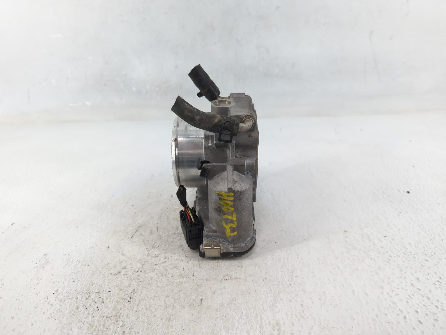 2011-2015 Kia Optima Throttle Body P/N:35100-2G700 Fits Fits 2011 2012 2013 2014 2015 2016 OEM Used Auto Parts - Oemusedauto