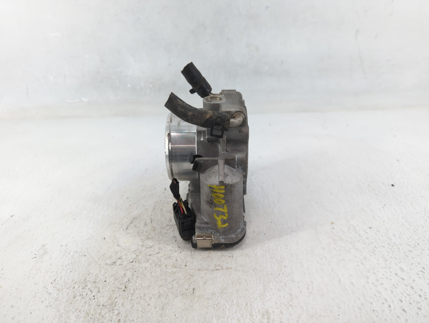 2011-2015 Kia Optima Throttle Body P/N:35100-2G700 Fits Fits 2011 2012 2013 2014 2015 2016 OEM Used Auto Parts - Oemusedauto