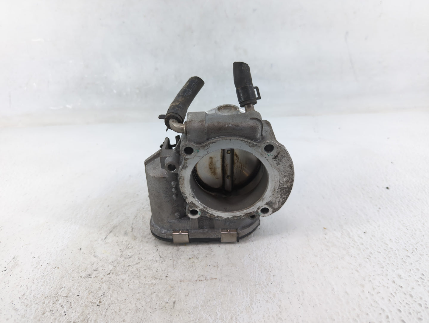 2011-2015 Kia Optima Throttle Body P/N:35100-2G700 Fits Fits 2011 2012 2013 2014 2015 2016 OEM Used Auto Parts - Oemusedauto