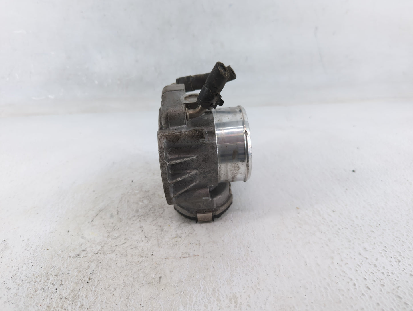2011-2015 Kia Optima Throttle Body P/N:35100-2G700 Fits Fits 2011 2012 2013 2014 2015 2016 OEM Used Auto Parts - Oemusedauto
