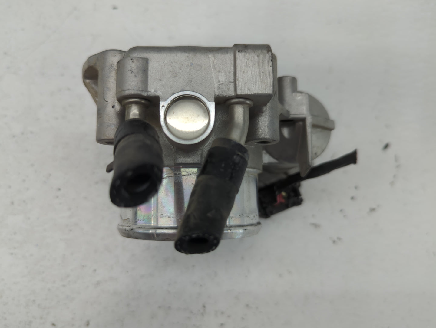2011-2015 Kia Optima Throttle Body P/N:35100-2G710 Fits Fits 2011 2012 2013 2014 2015 2016 OEM Used Auto Parts - Oemusedauto