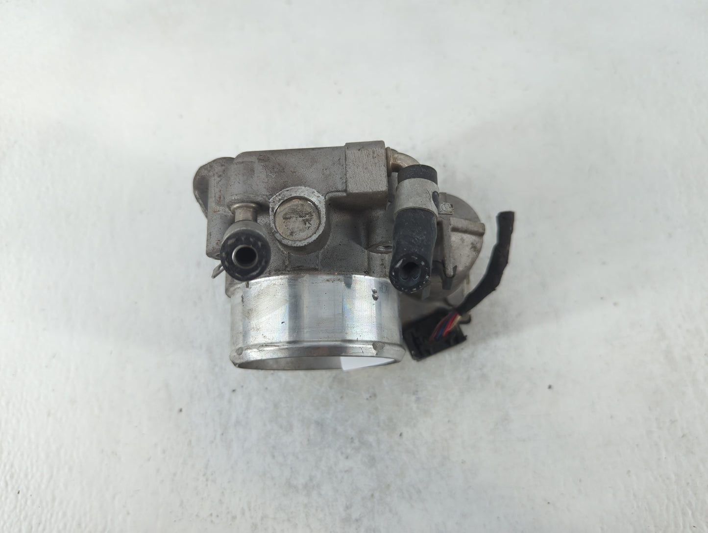 2011-2015 Kia Optima Throttle Body P/N:35100-2G700 Fits Fits 2011 2012 2013 2014 2015 2016 OEM Used Auto Parts - Oemusedauto