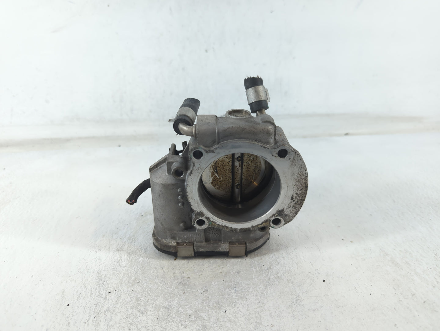 2011-2015 Kia Optima Throttle Body P/N:35100-2G700 Fits Fits 2011 2012 2013 2014 2015 2016 OEM Used Auto Parts - Oemusedauto