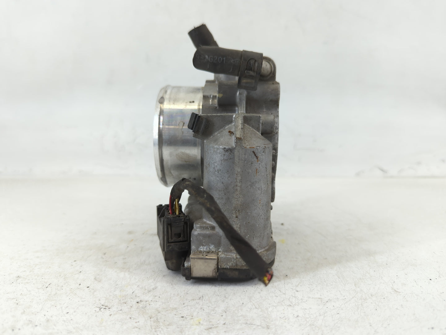 2011-2015 Kia Optima Throttle Body P/N:35100-2G700 Fits Fits 2011 2012 2013 2014 2015 2016 OEM Used Auto Parts - Oemusedauto