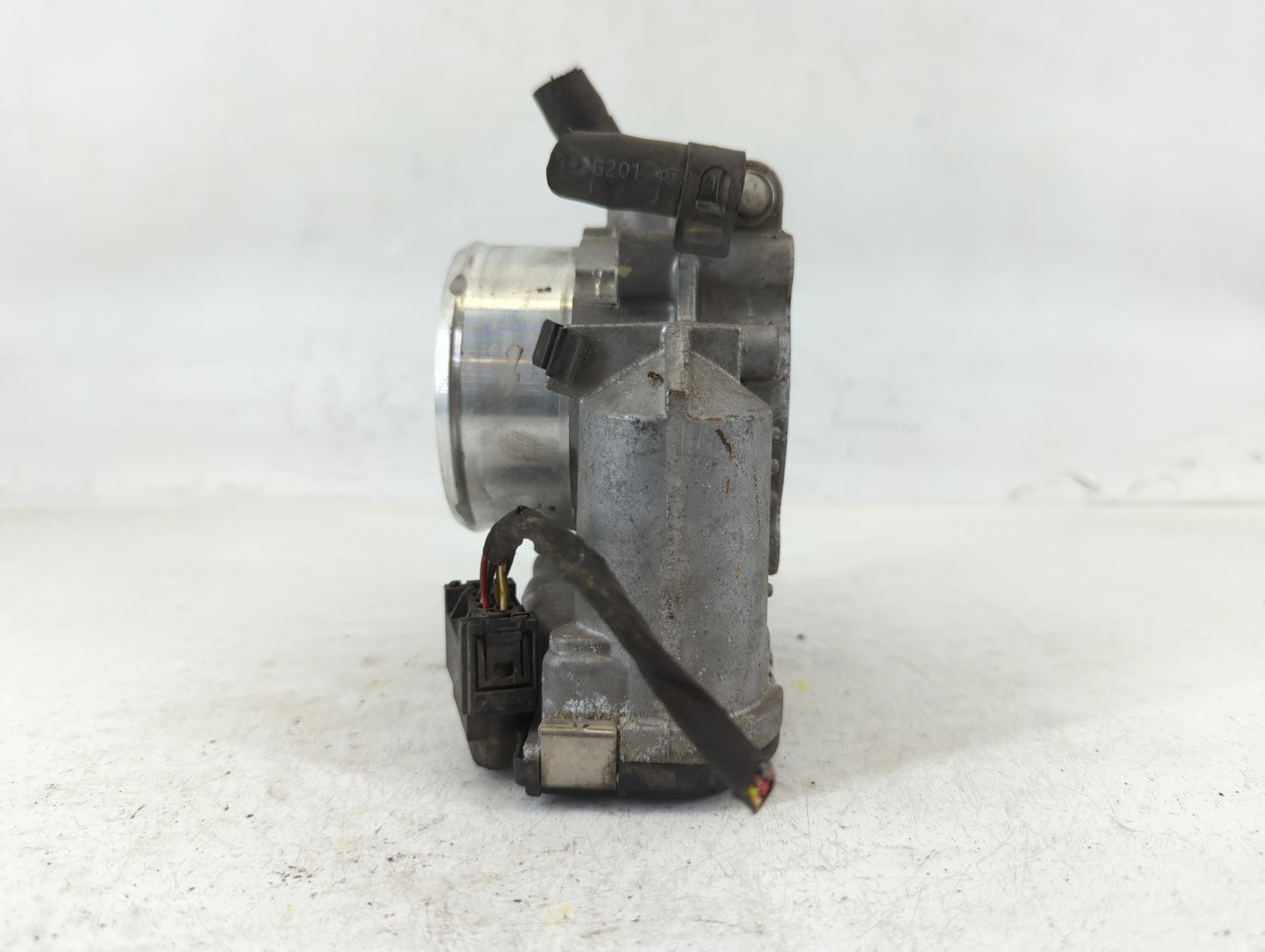 2011-2015 Kia Optima Throttle Body P/N:35100-2G700 Fits Fits 2011 2012 2013 2014 2015 2016 OEM Used Auto Parts - Oemusedauto