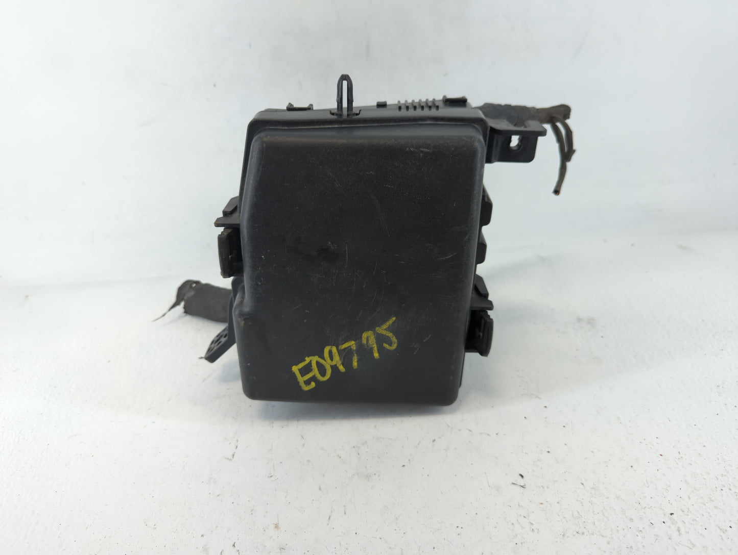 2011-2013 Kia Optima Fusebox Fuse Box Panel Relay Module P/N:VS912004C10QB Fits Fits 2011 2012 2013 OEM Used Auto Parts - Oe