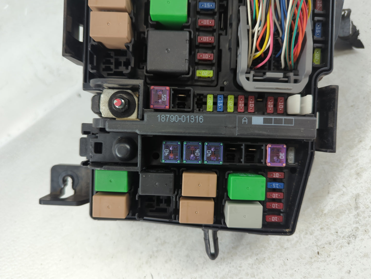 2011-2013 Kia Optima Fusebox Fuse Box Panel Relay Module P/N:91950-2T860 Fits Fits 2011 2012 2013 OEM Used Auto Parts - Oemu