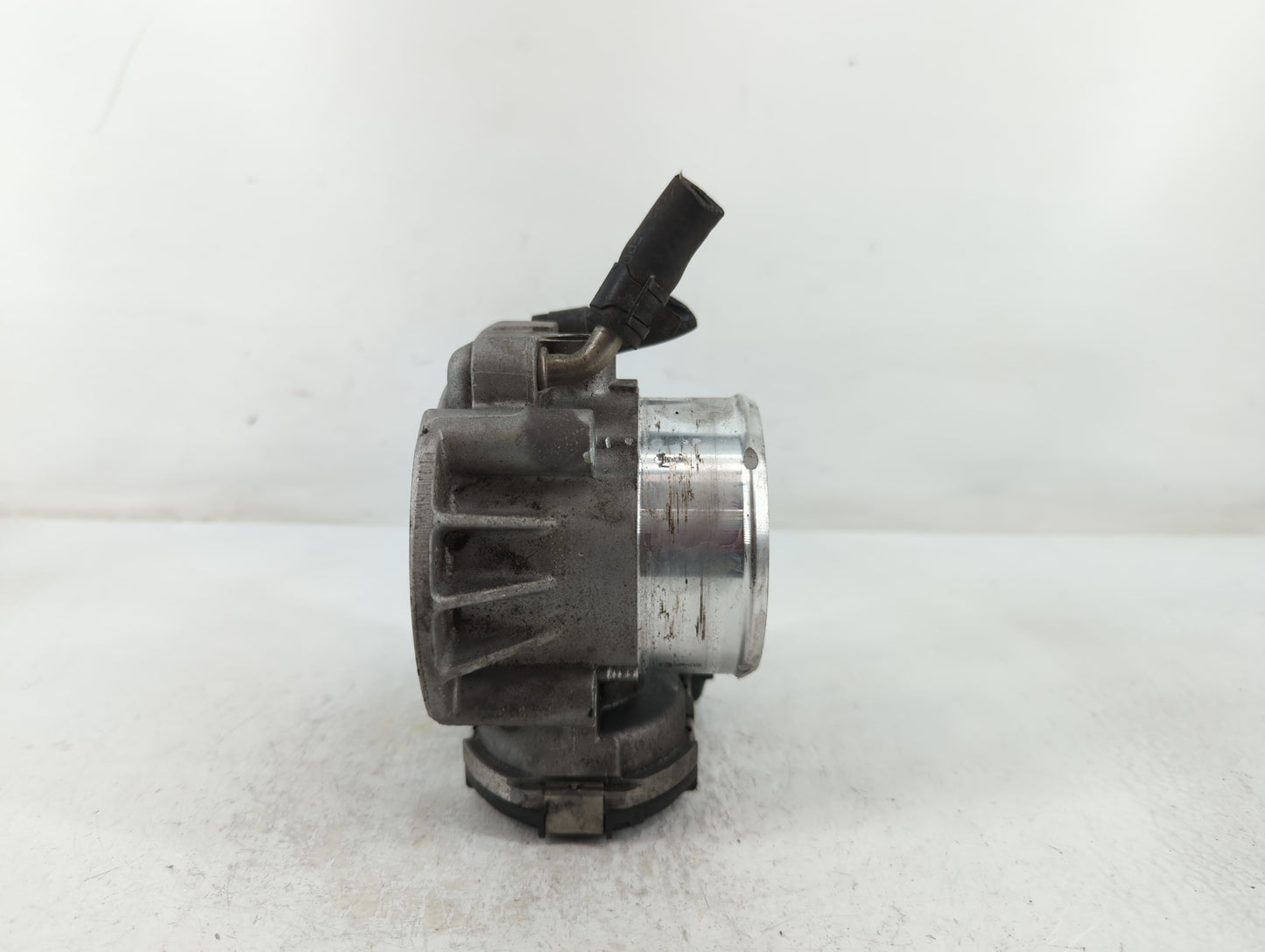 2011-2015 Kia Optima Throttle Body P/N:35100-2G700 Fits Fits 2011 2012 2013 2014 2015 2016 OEM Used Auto Parts - Oemusedauto