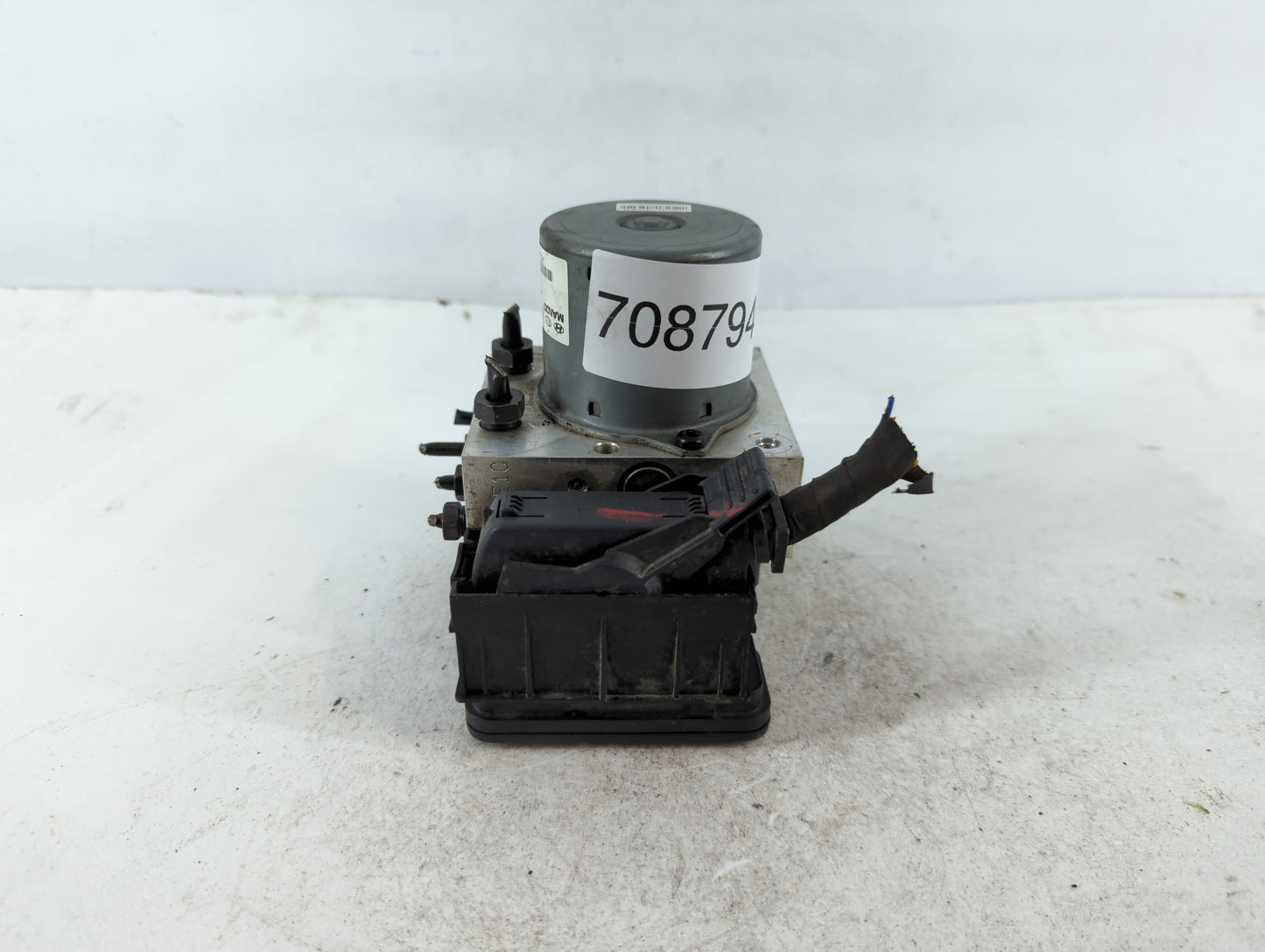 2011-2013 Kia Optima ABS Pump Control Module Replacement P/N:58920-2T550 Fits Fits 2011 2012 2013 OEM Used Auto Parts - Oemu